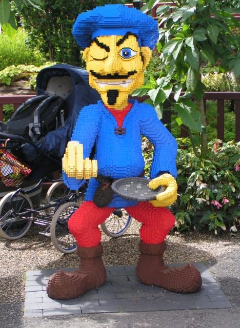 legoland_figures_032_pirate.jpg