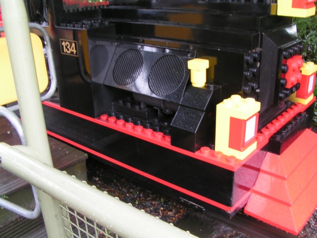 legoland_real_life_train_002_engine_details.jpg