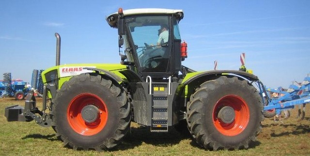 claas_xerion_101.jpg