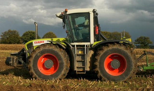 claas_xerion_102.jpg