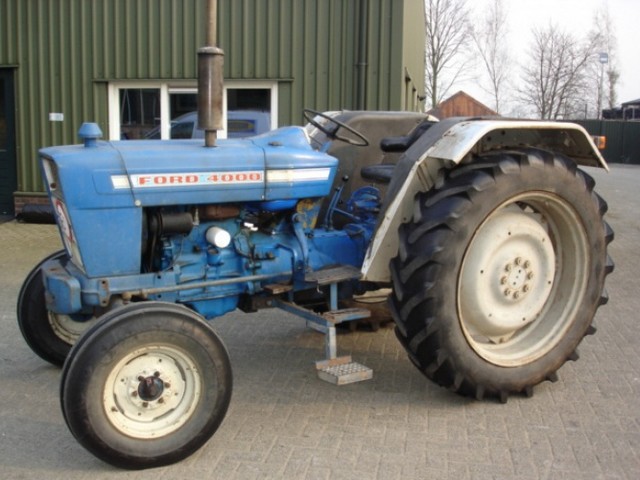 ford_4000_100.jpg
