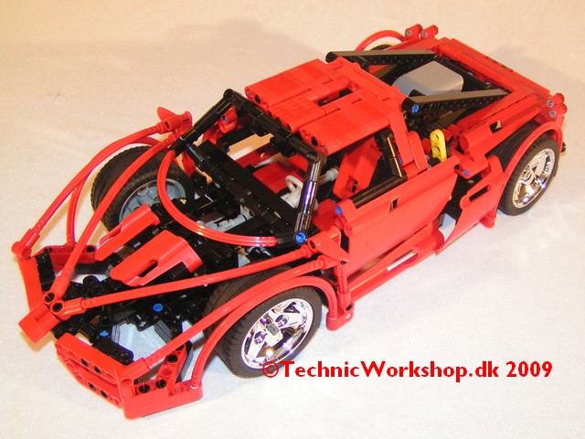 midi_size_ferrari_enzo_001.jpg