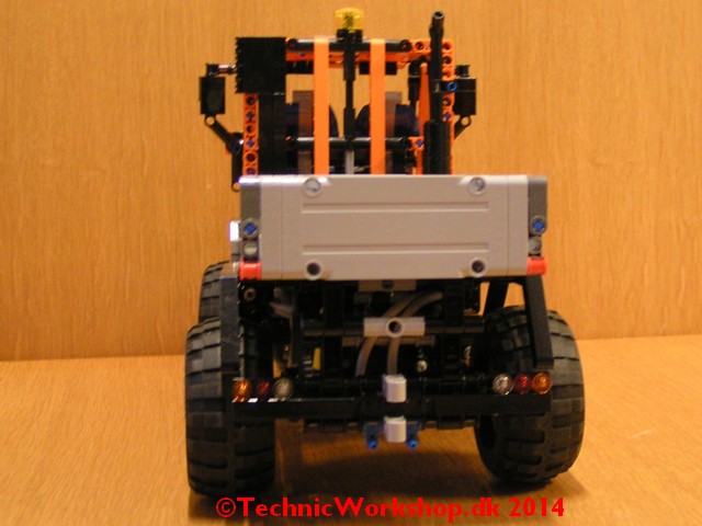 midi-size_unimog_u400_orange_008.jpg