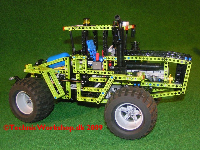 steiger_panther_iii_pta325_003.jpg
