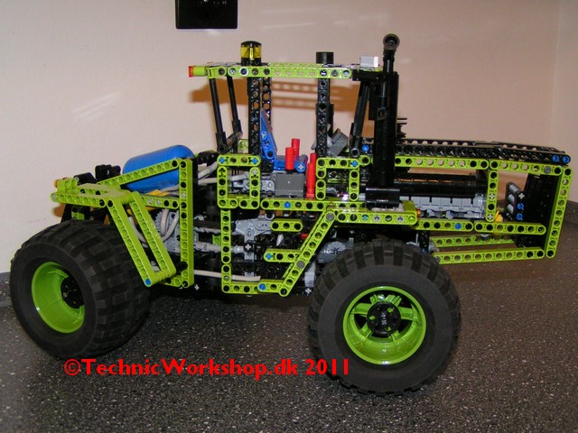 steiger_panther_iii2_pta325_001.jpg
