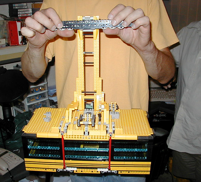 v2002.jpg