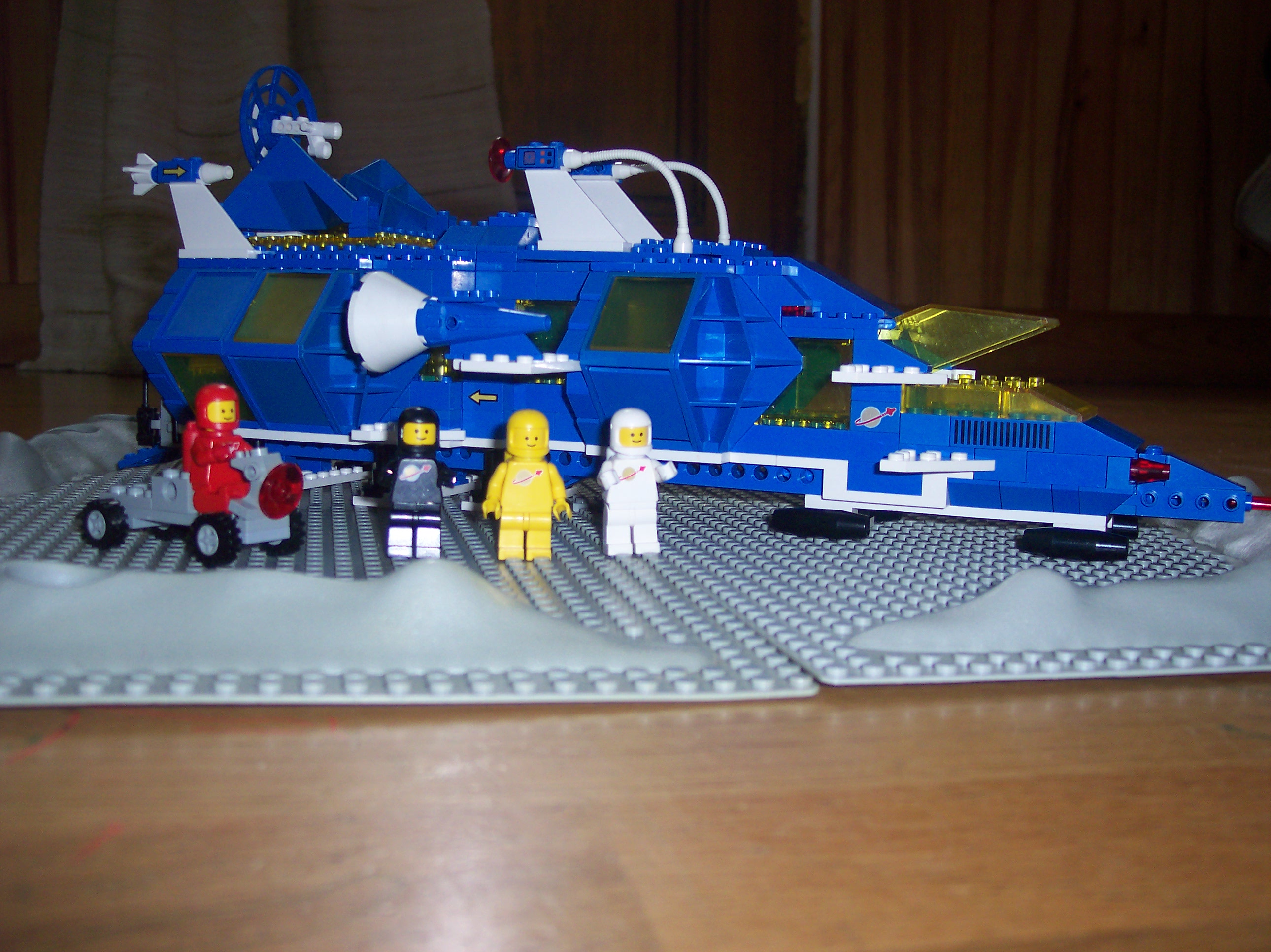 lego_classic_spacebase4_001.jpg
