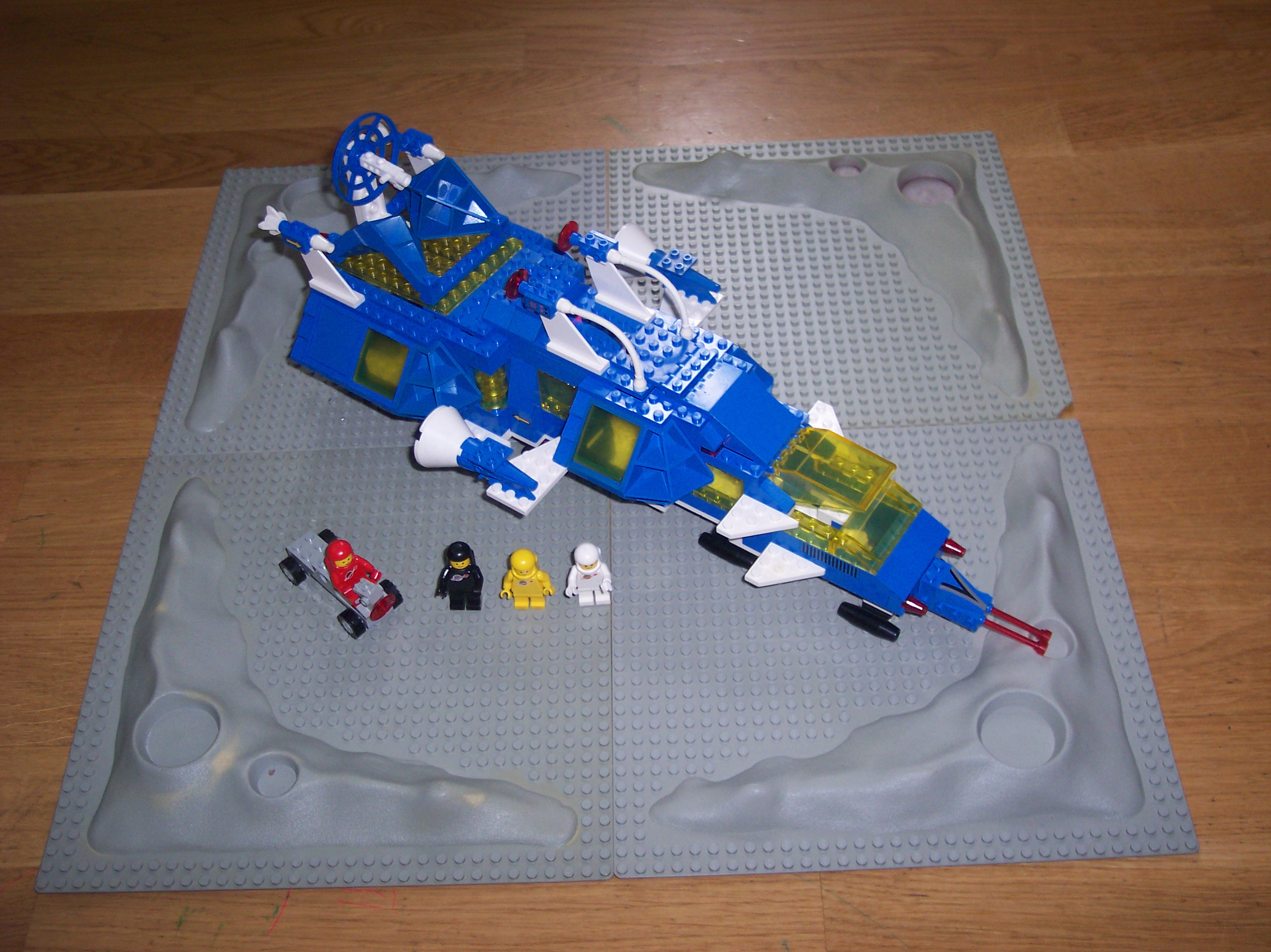 lego_classic_spacebase4_002.jpg