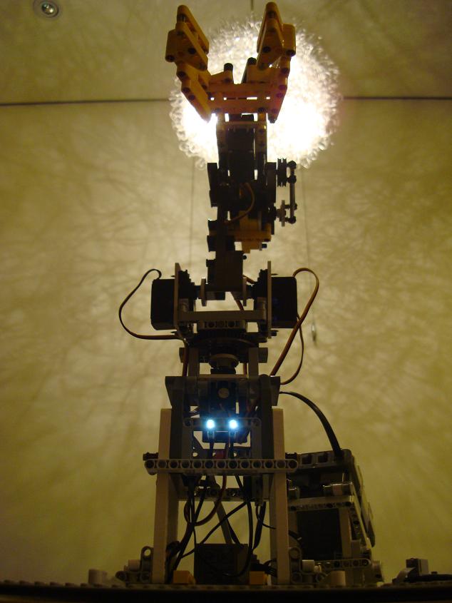 00-roboarm-06-lightview.jpg