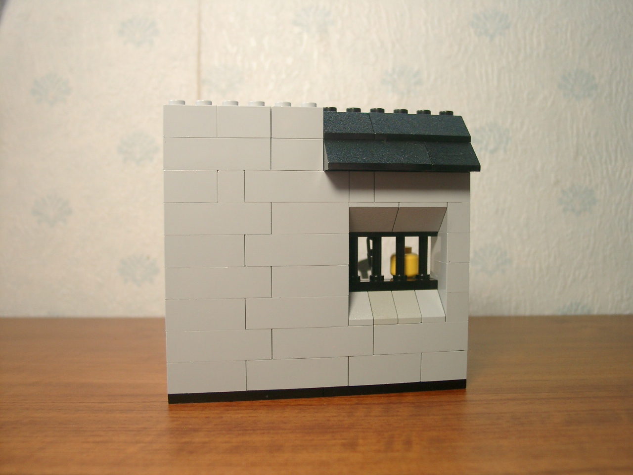 04_prison.jpg