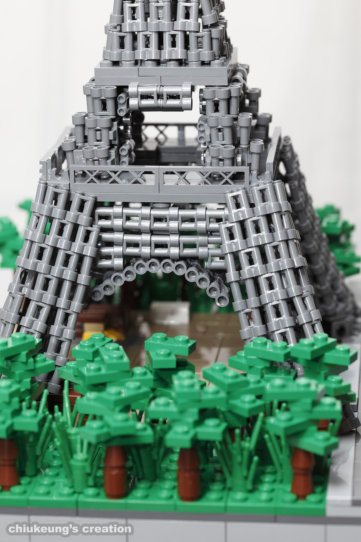 20090630_lego_eiffel_08s_copy.jpg