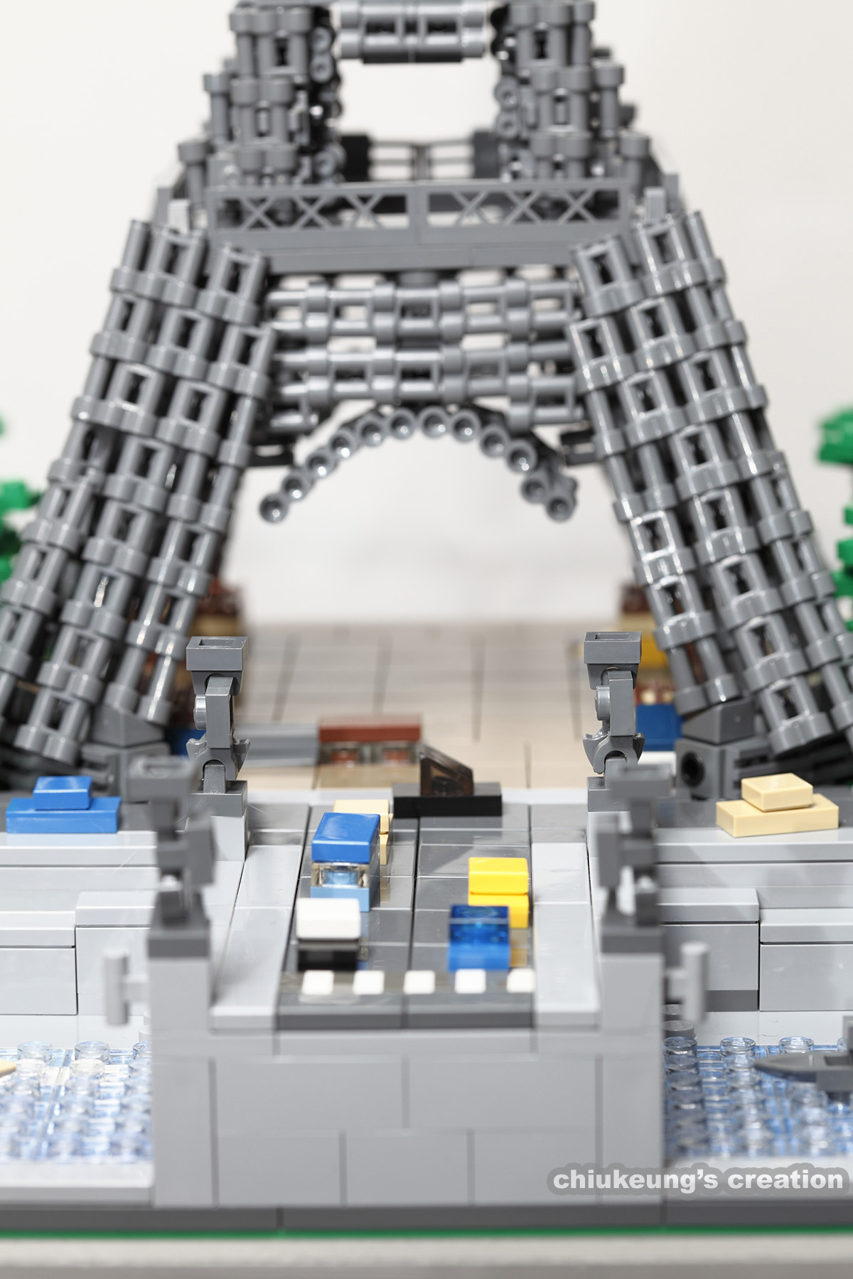 20090630_lego_eiffel_10s_copy.jpg