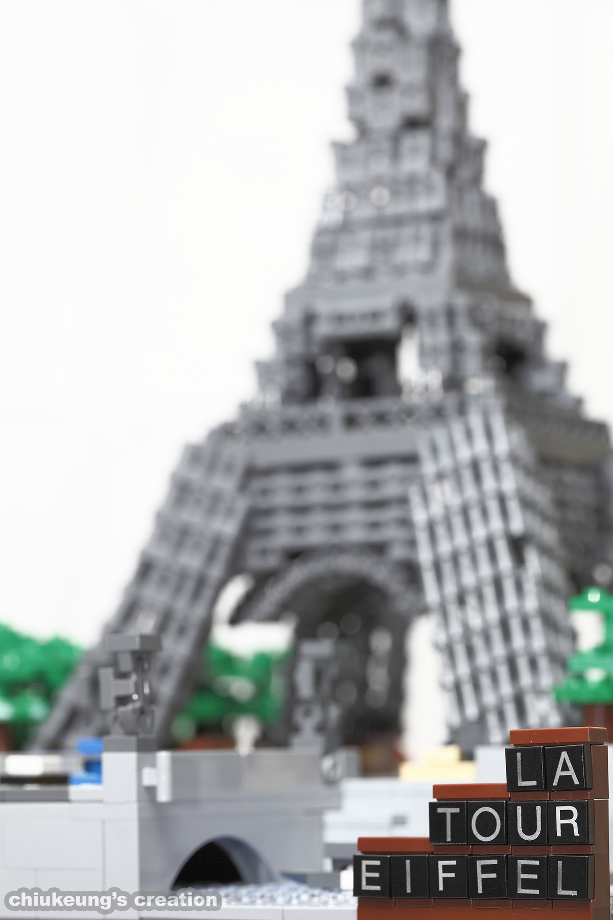20090630_lego_eiffel_12s_copy.jpg