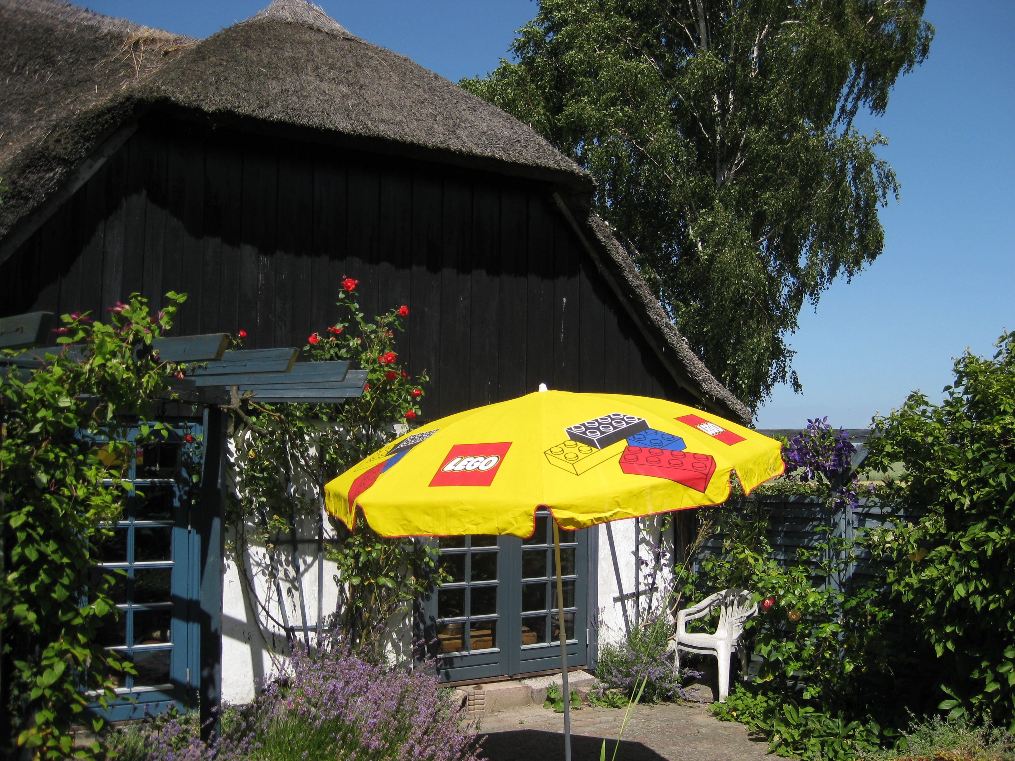 summerhouse_on_the_country_side_of_lolland_dk.jpg