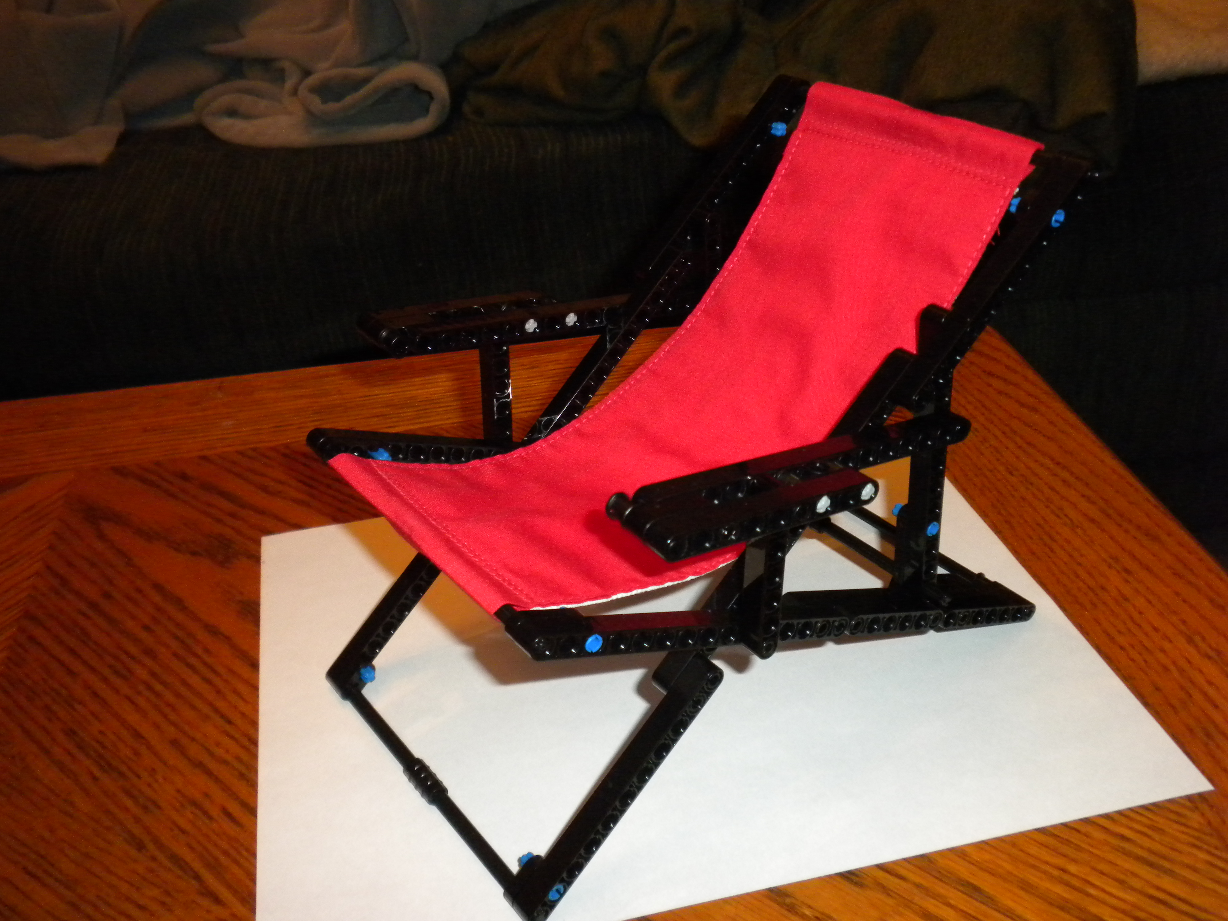 lego_chair_001.jpg