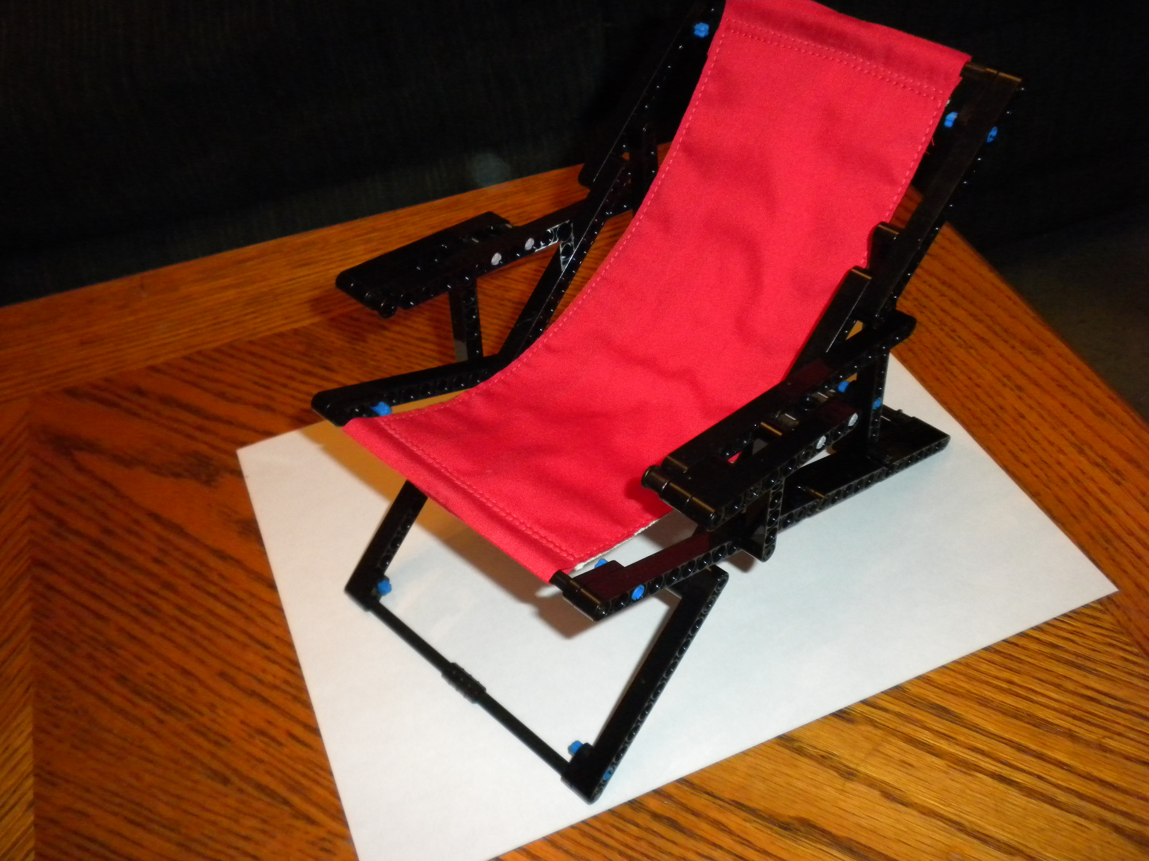 lego_chair_002.jpg