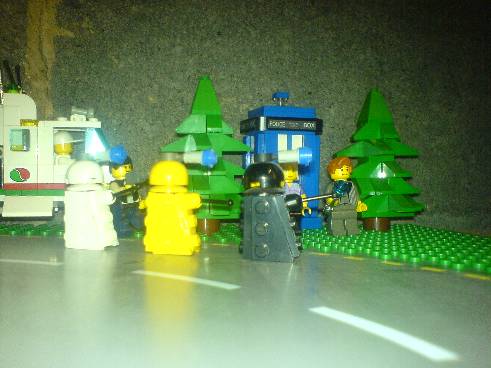 daleks_and__tardis.jpg