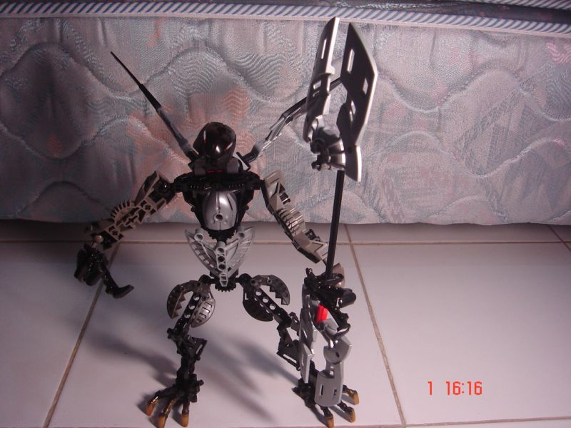 makuta_eahrtx.jpg