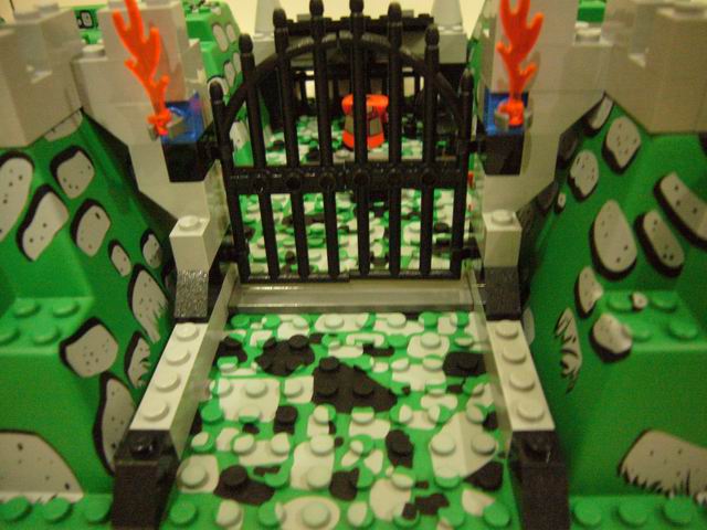 27_rear_gate.jpg