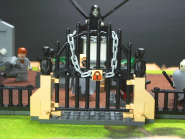 4766_the_front_gate.jpg