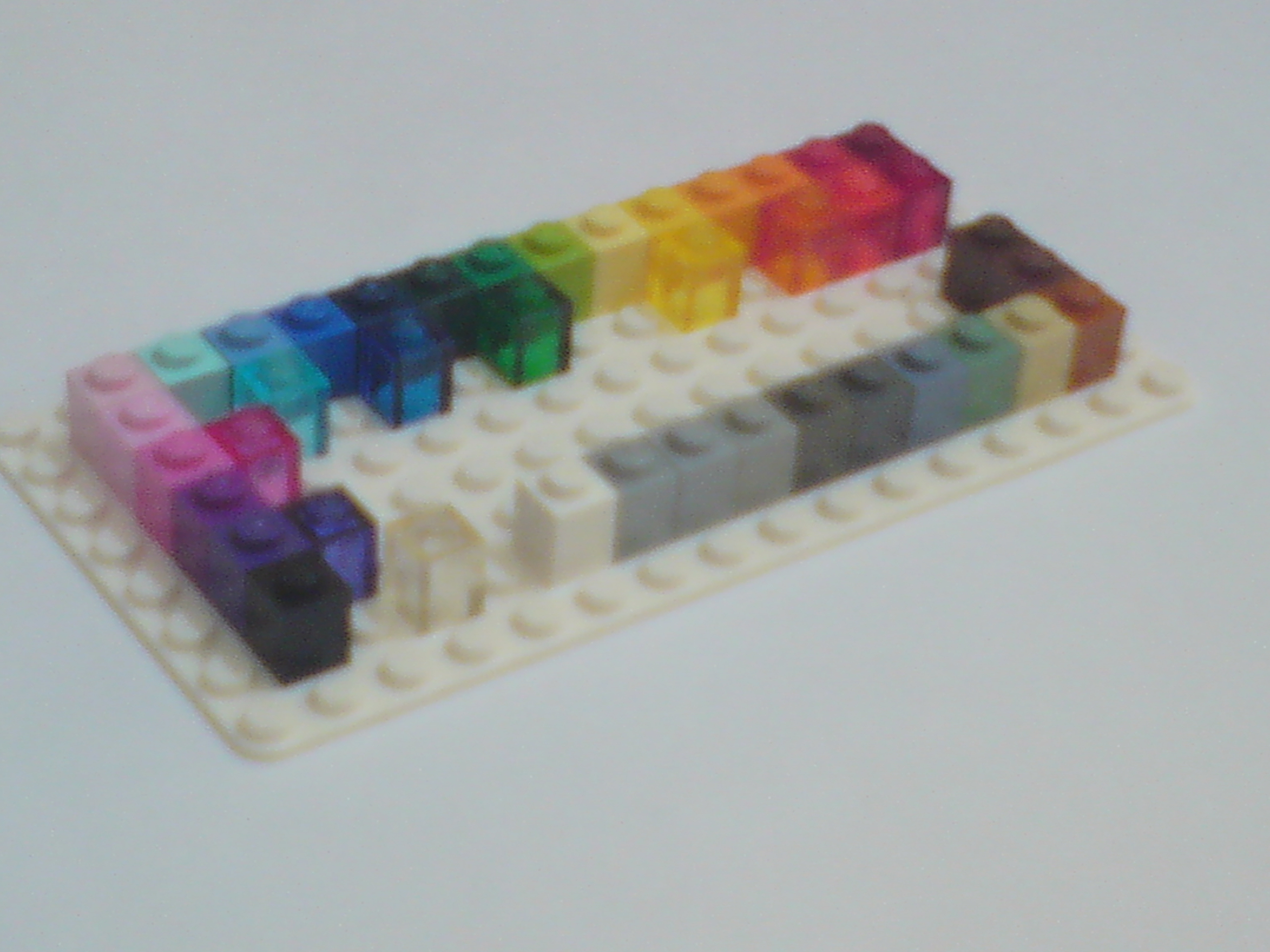 03a_1x1_colour_bricks_20090813.jpg