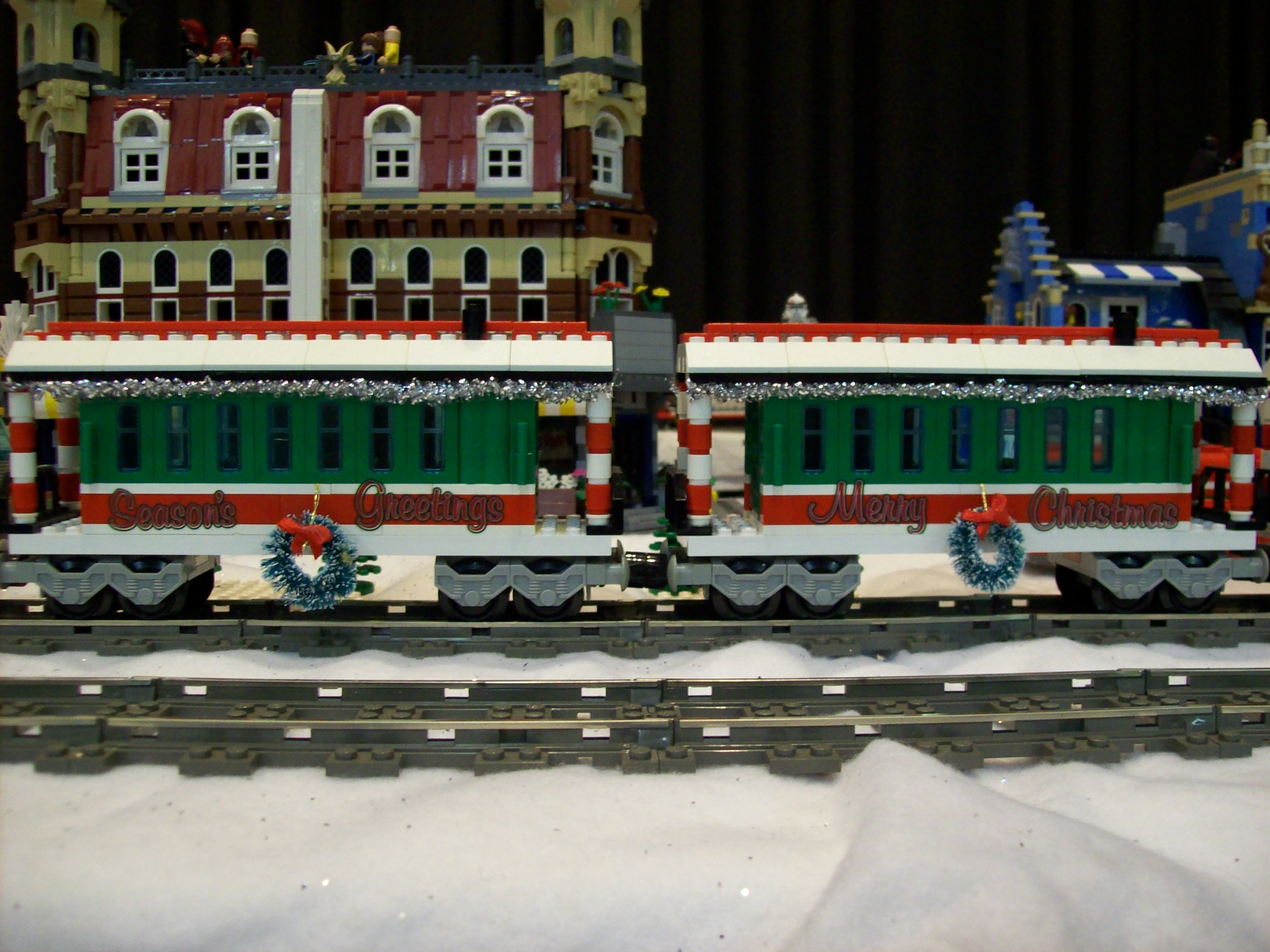 christmas_train_passenger_cars.jpg