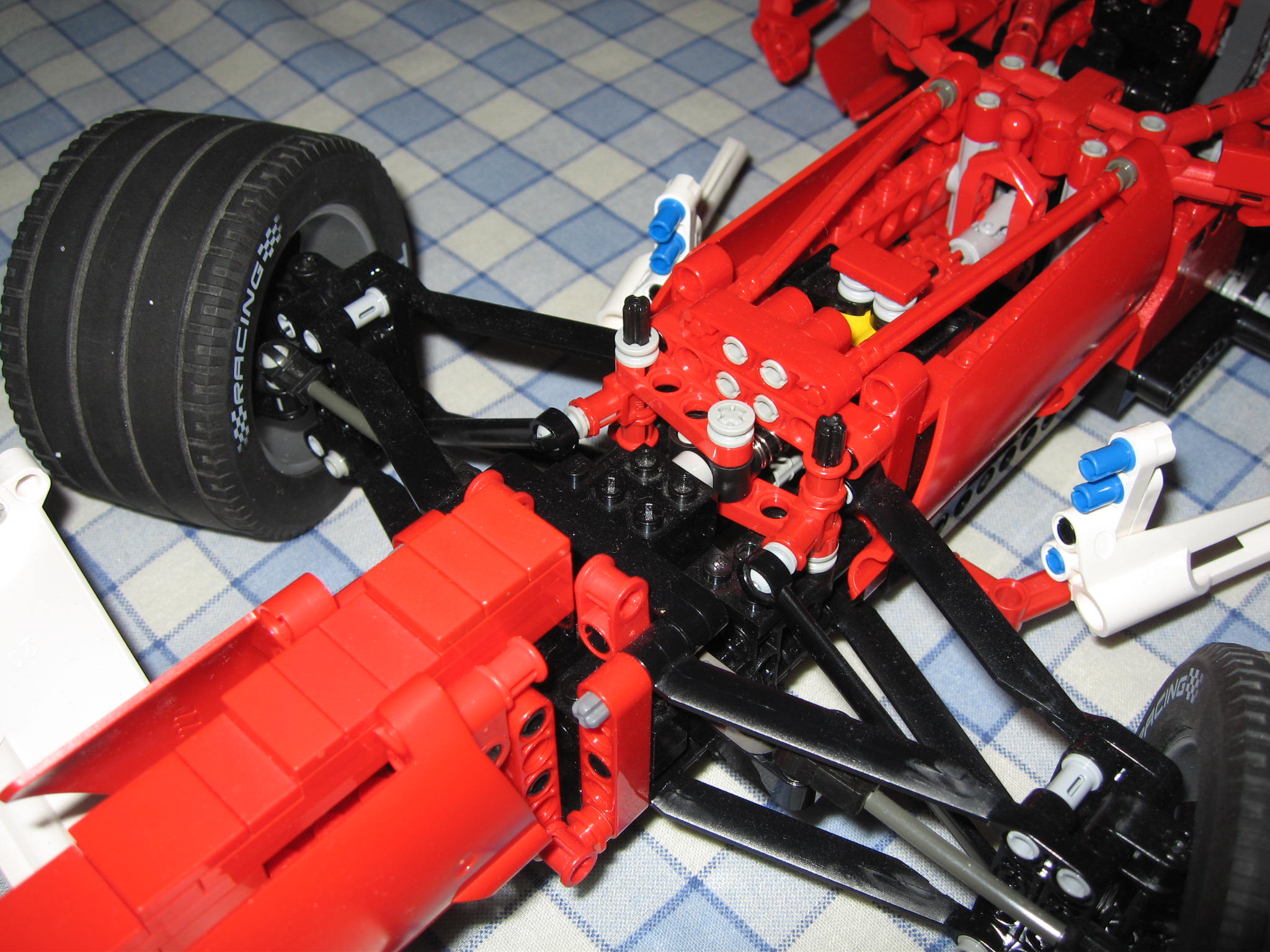 ferrari11_front_suspension.jpg