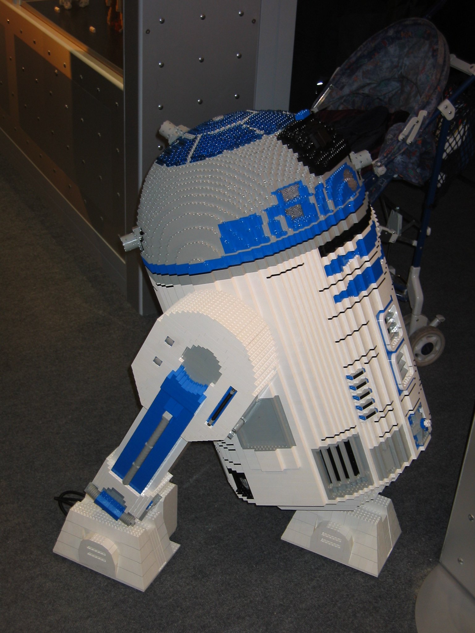r2d2.jpg