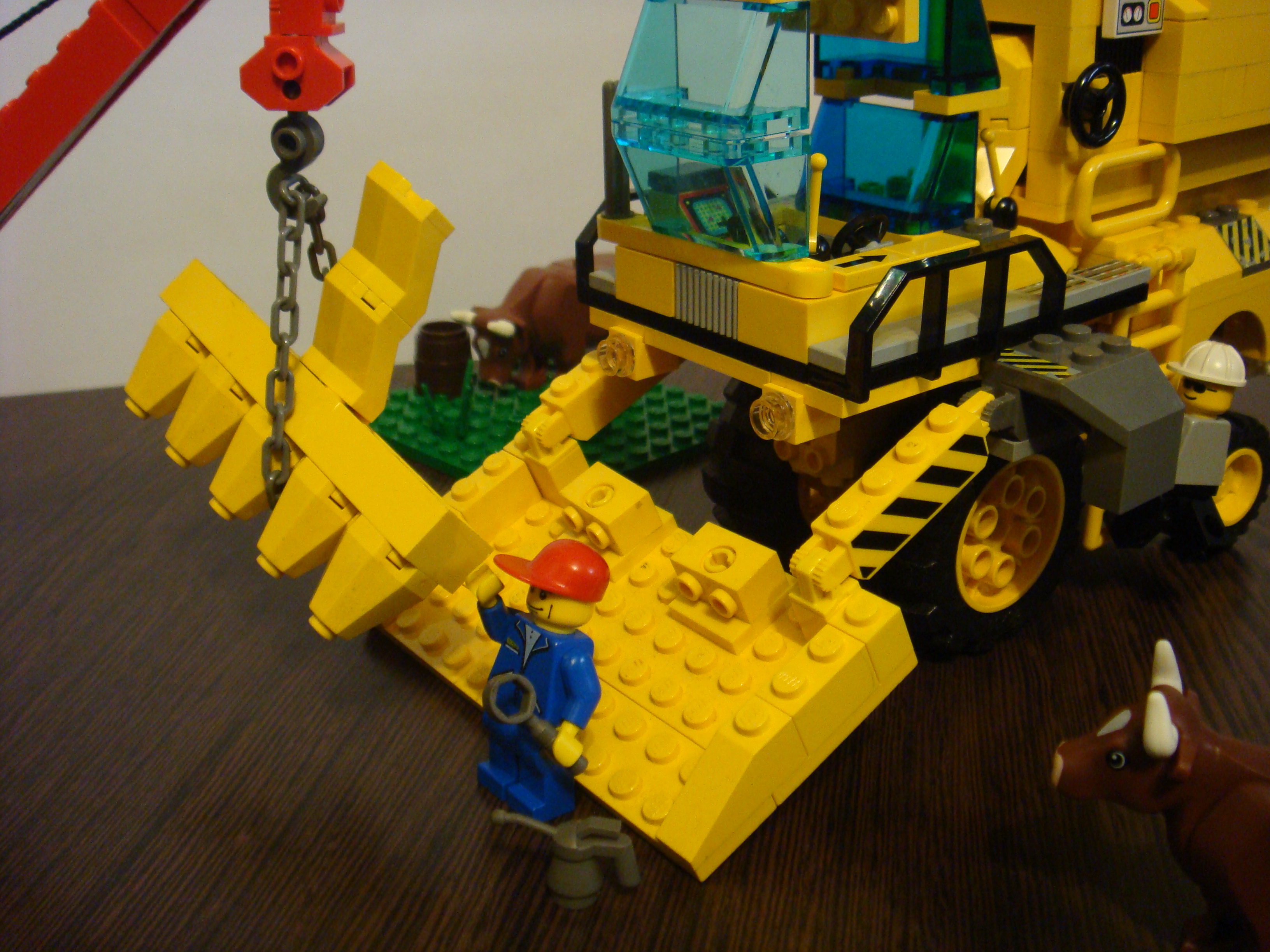 lego_corn_combine_harvester_15_-_clayton.jpg