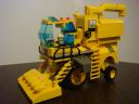 lego_corn_combine_harvester_01_-_clayton.jpg