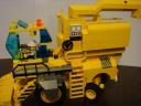 lego_corn_combine_harvester_06_-_clayton.jpg