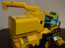 lego_corn_combine_harvester_08_-_clayton.jpg