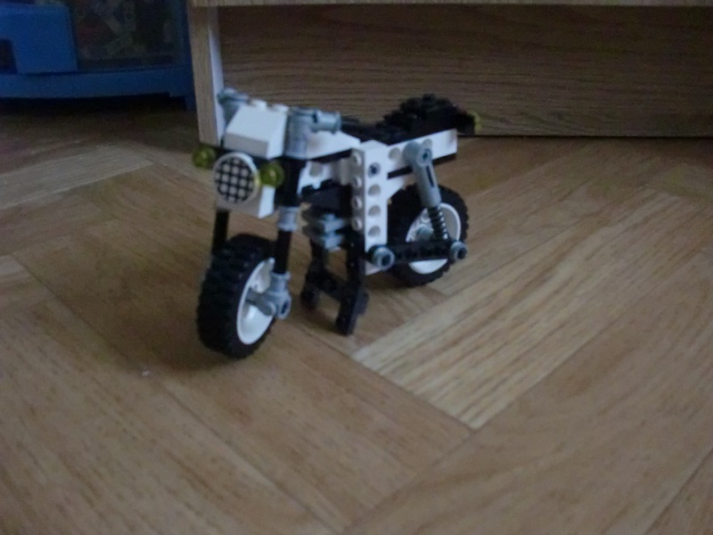 8810.jpg