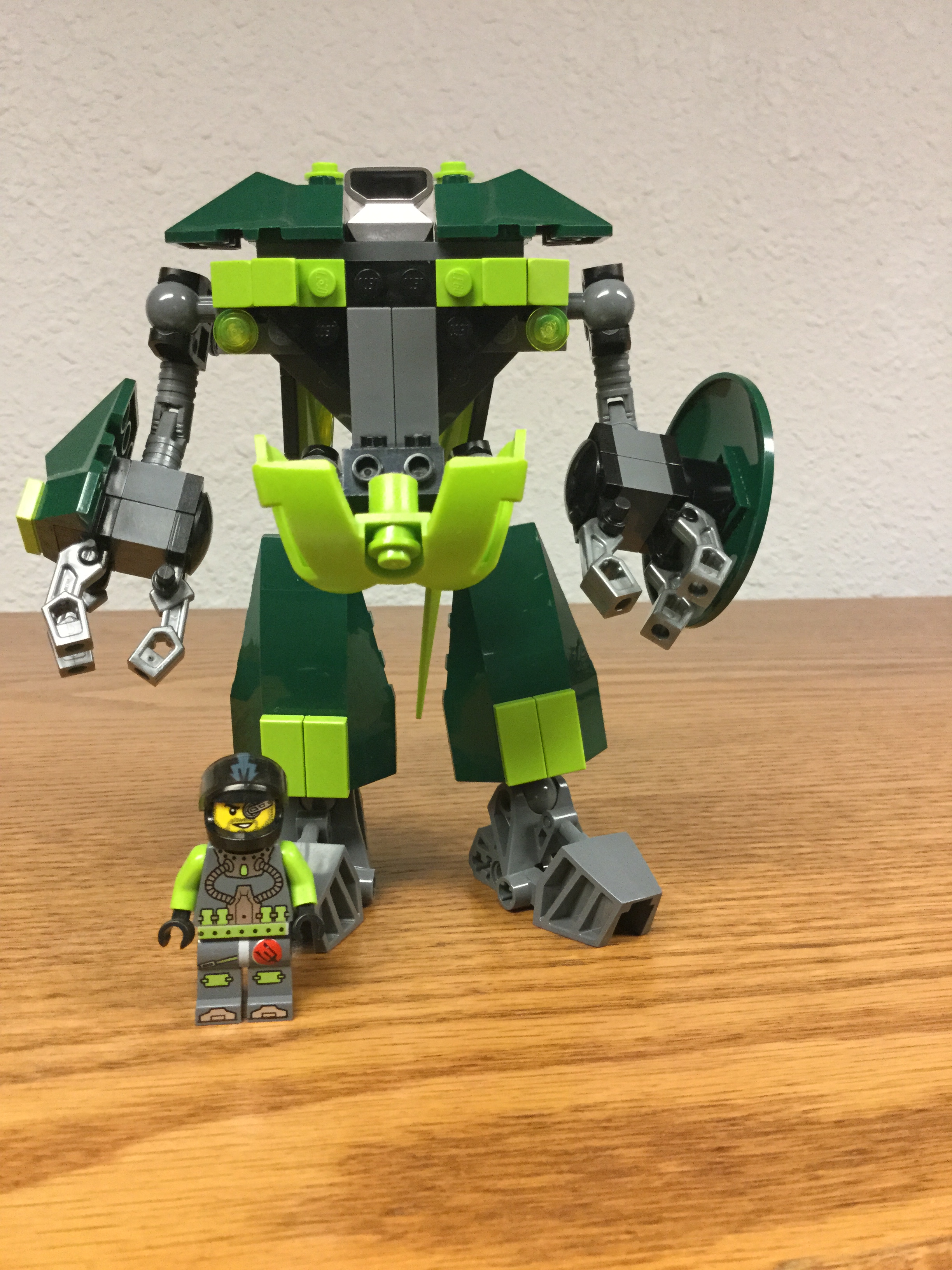hulk_mech_open.jpg