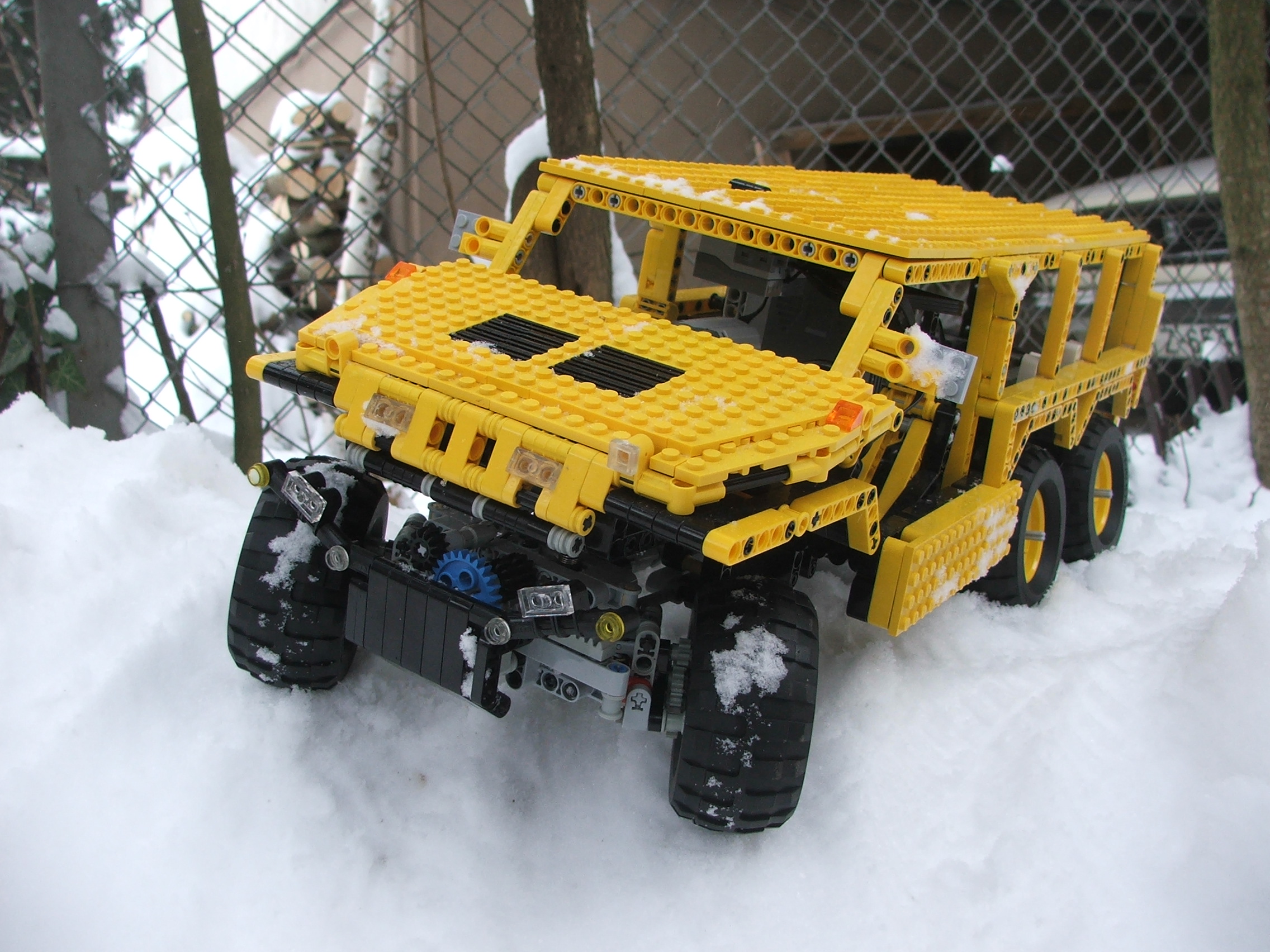 the_hungarian_lego_hummer_002.jpg
