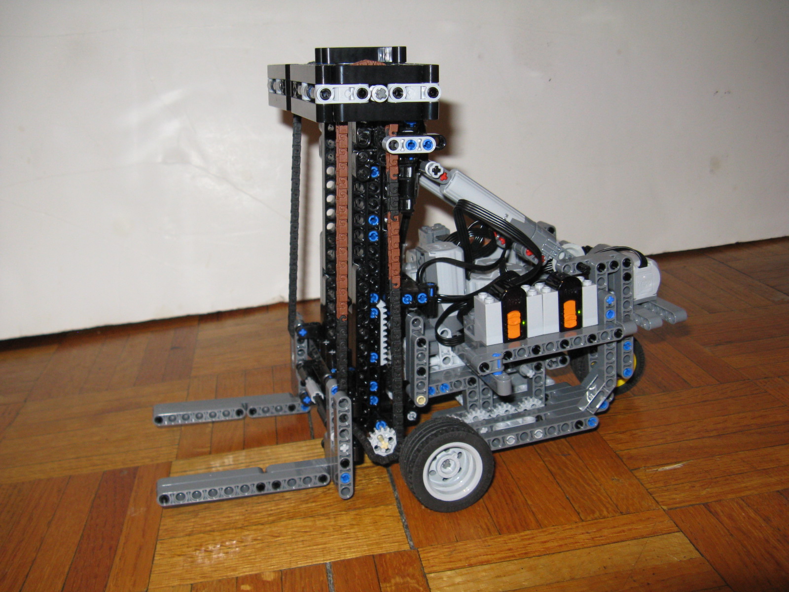 moc--wip_1st-design---_008.jpg