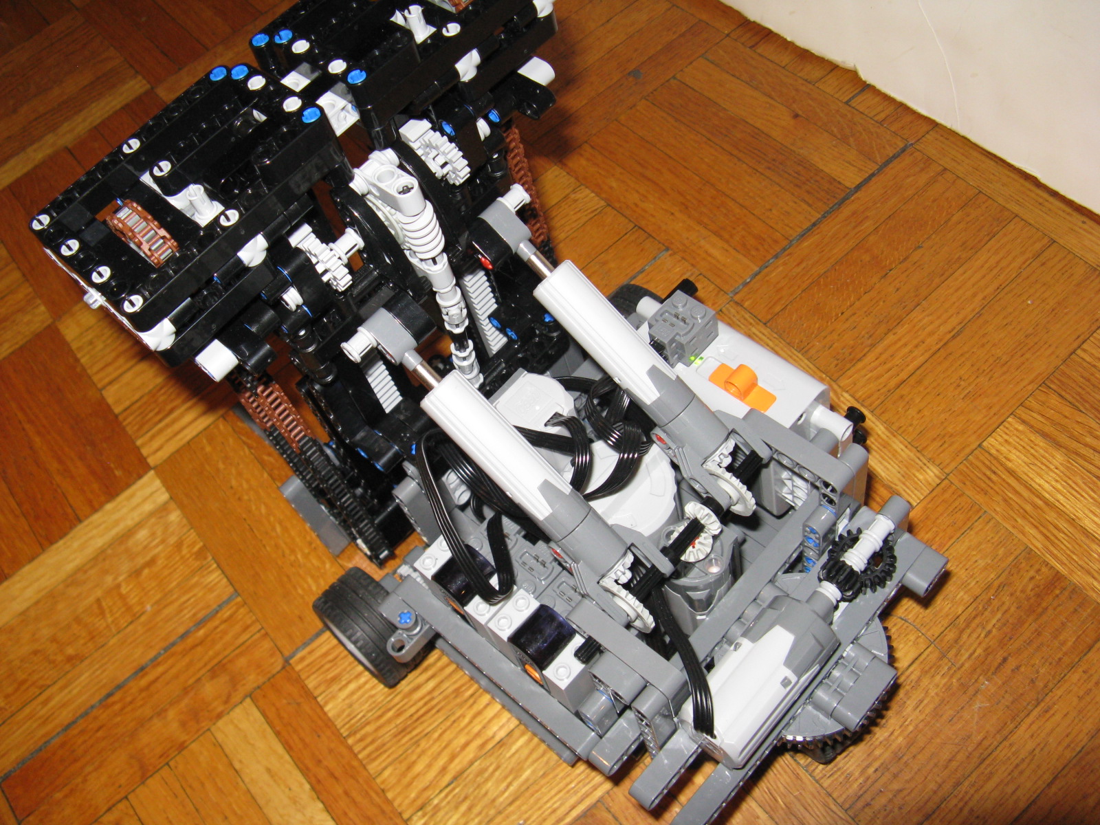 moc--wip_1st-design---_012.jpg