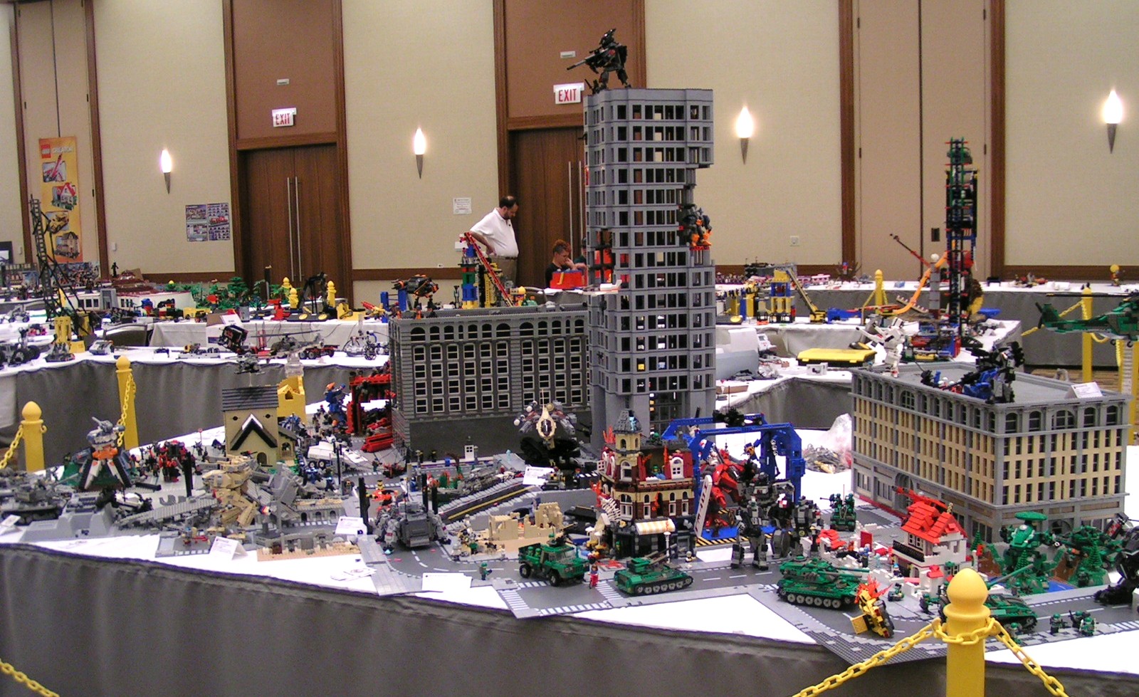 mecha_city_-_whole1.jpg