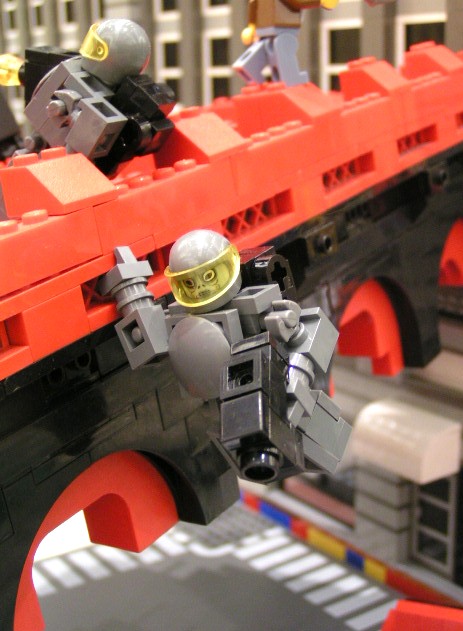 zombie_guy_in_hardsuit1.jpg