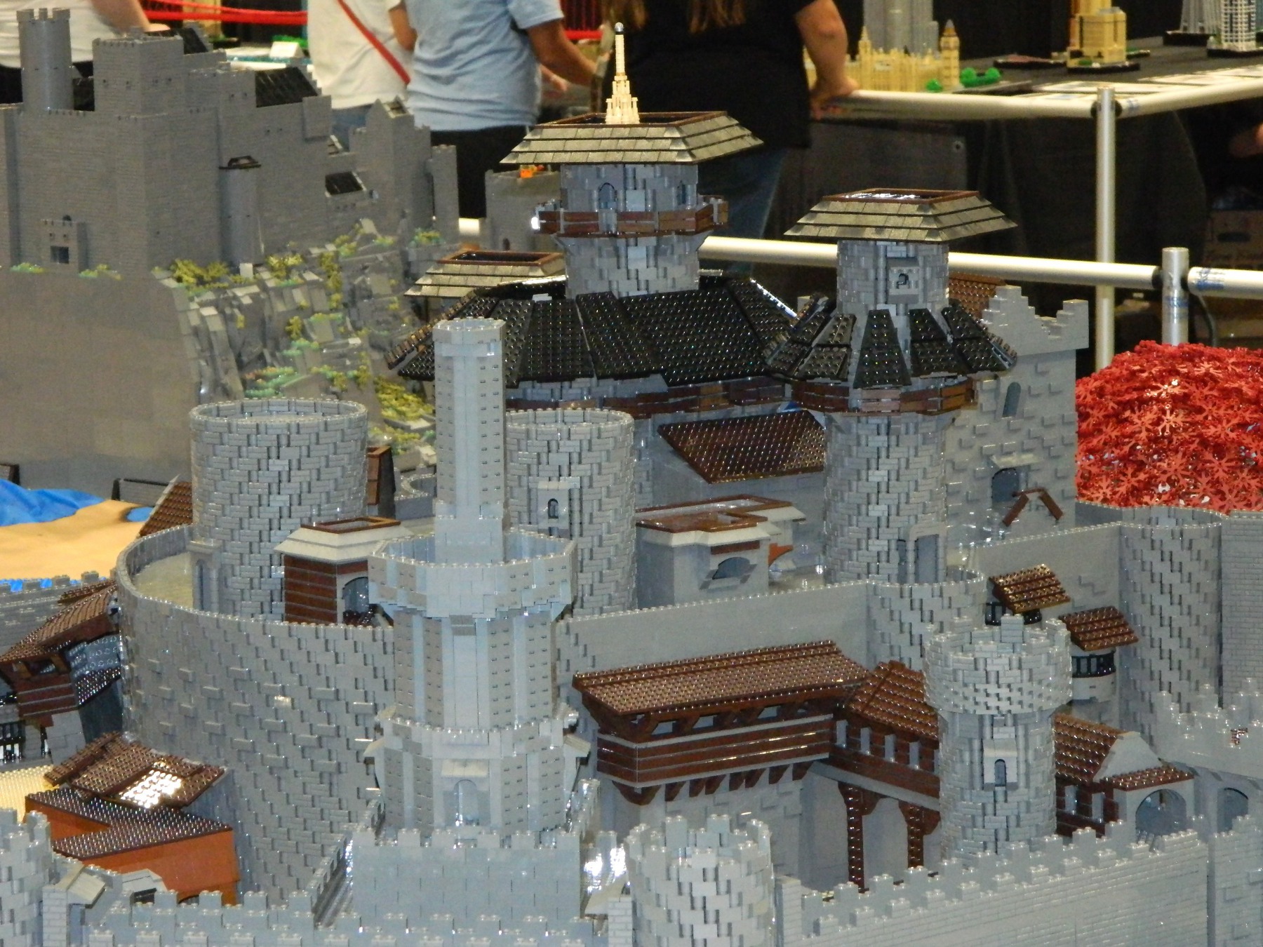 winterfell_-_tops_of_buildings.jpg