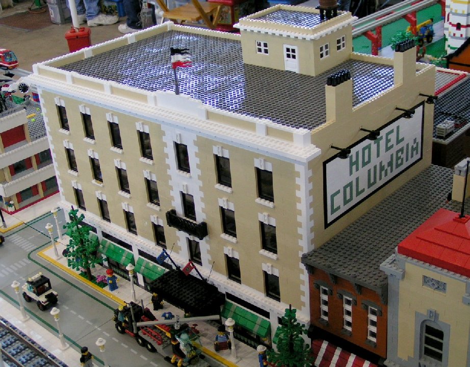 hotelcolumbia-front2.jpg