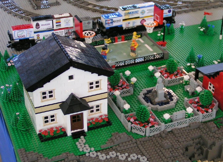 housewithgarden-n-bb-court.jpg
