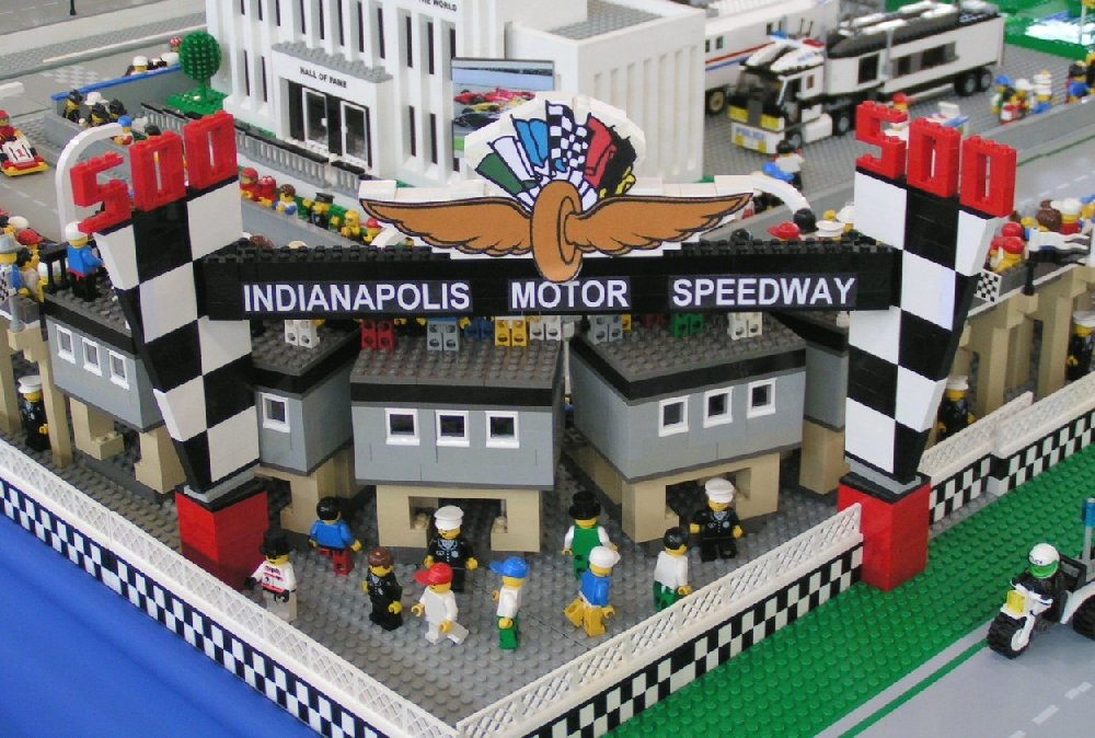 indyspeedway-entrance.jpg
