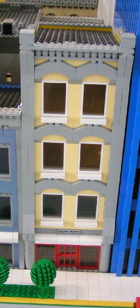 lightyellow-n-graybuilding.jpg