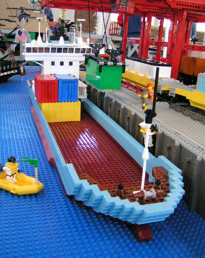maerskship.jpg