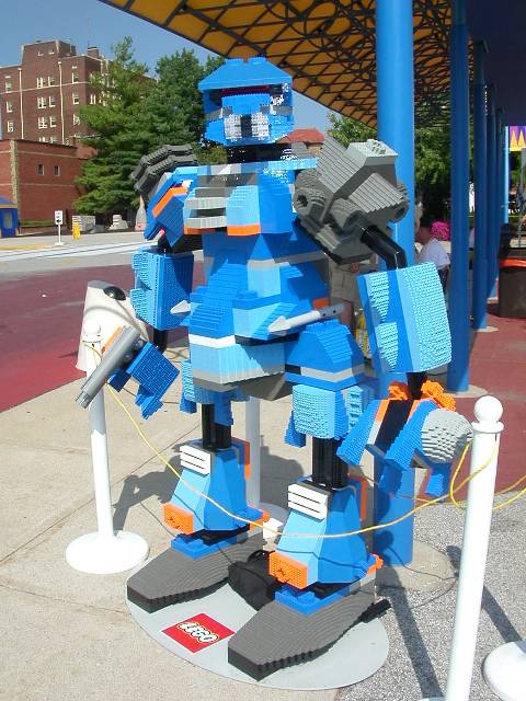 bigrobot-frontleft.jpg