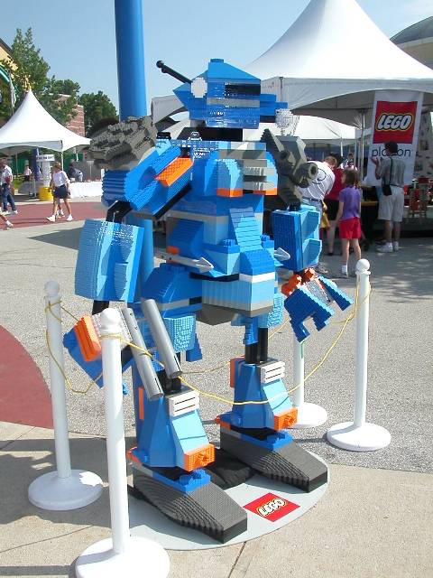 bigrobot-frontright.jpg