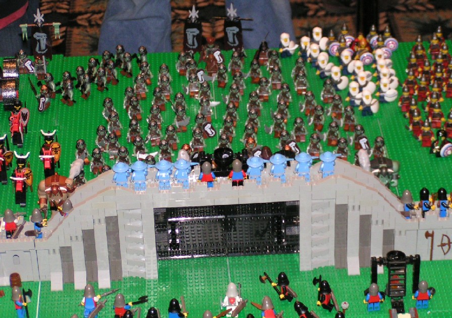 armies_approaching_gate2.jpg