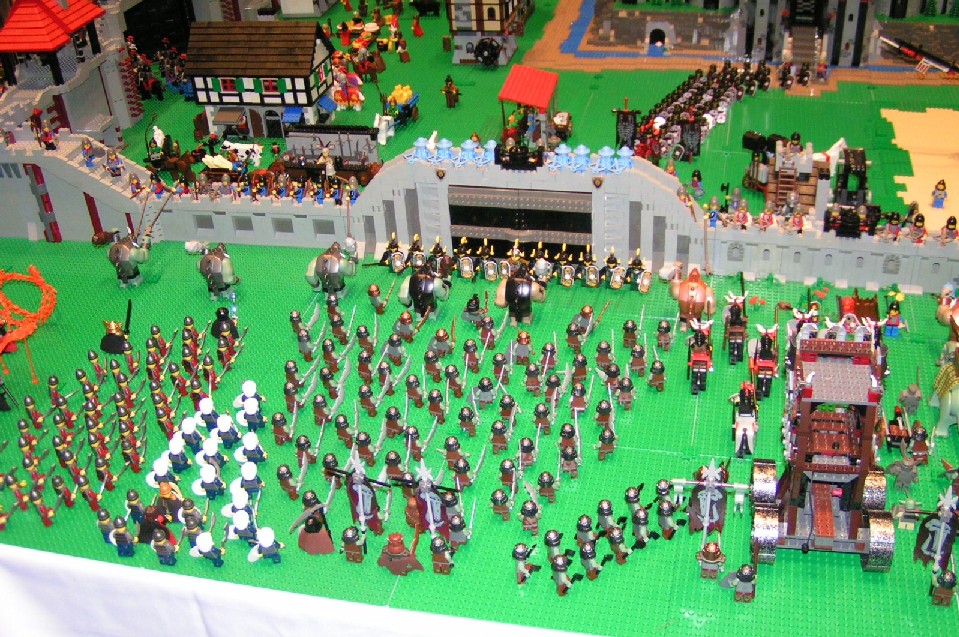 armies_approaching_gate4.jpg