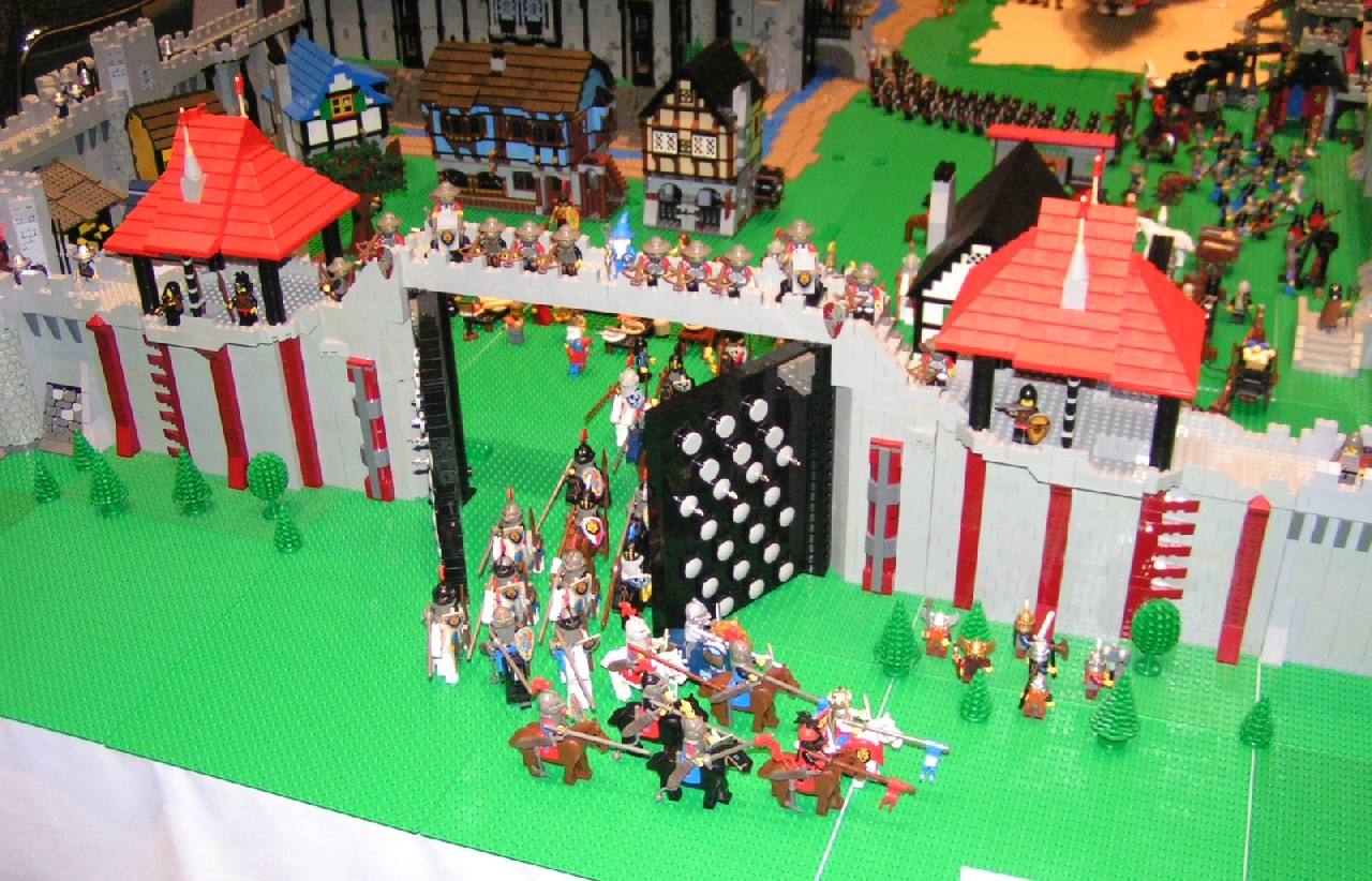 cavalry_exiting_tall_wall_gate.jpg